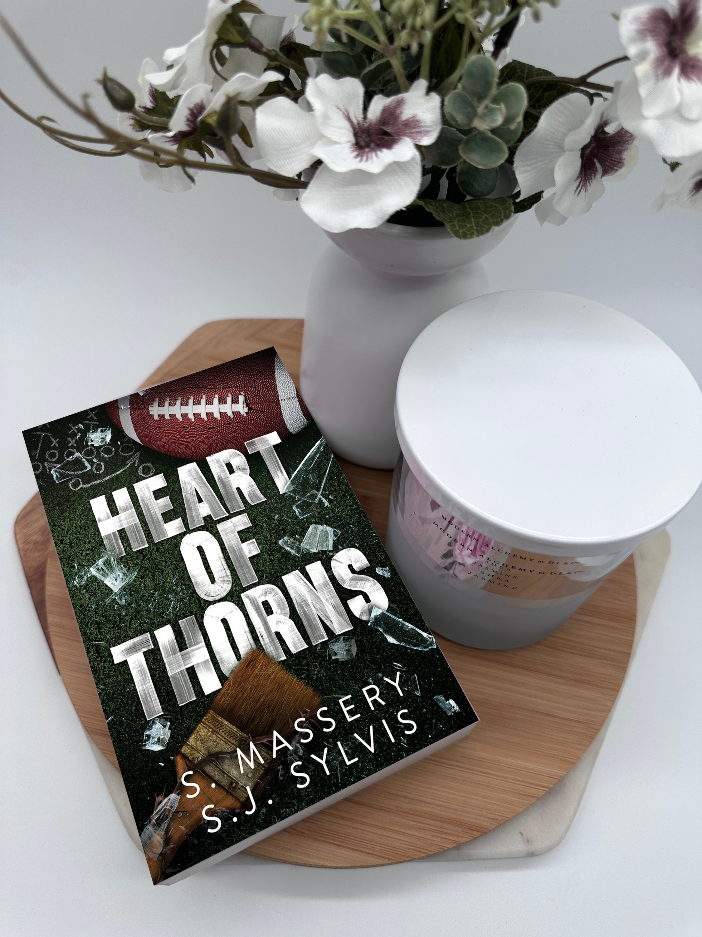 Heart Of Thorns - Discreet Paperback